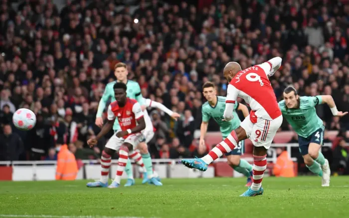 Framed Print : Alexandre Lacazette Scores Penalty: Arsenal vs Leicester City, Premier League 2021-22 Framed Print : Alexandre Lacazette Scores Penalty: Arsenal vs Leicester City, Premier League 2021-22