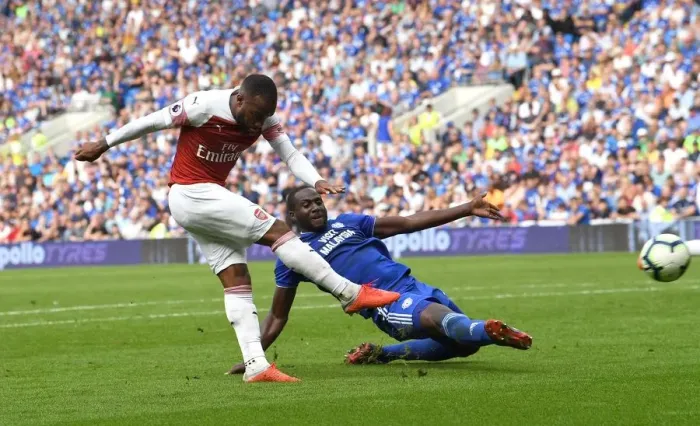 Framed Print : Alexandre Lacazette's Dramatic Goal Past Sol Bamba in the Cardiff Derby Framed Print : Alexandre Lacazette's Dramatic Goal Past Sol Bamba in the Cardiff Derby
