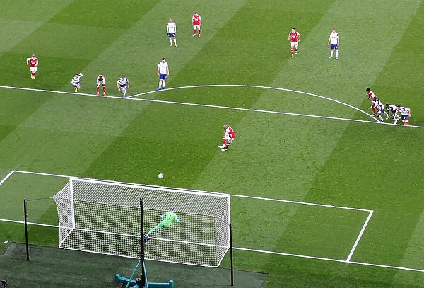 Alexandre Lacazette's Penalty Seals Thrilling Arsenal Victory over Tottenham Hotspur in Premier League 2020-21