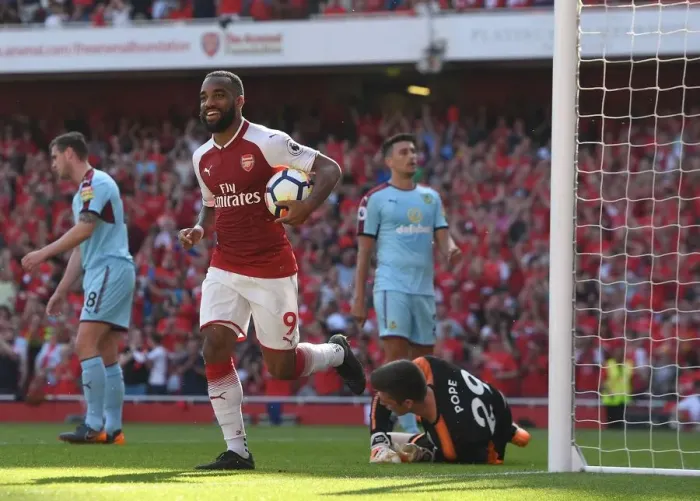 Framed Print : Alexandre Lacazette's Thrilling Goal Celebration: Arsenal vs Burnley (2017-18)