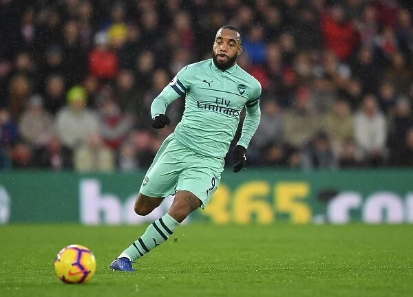 Alexandre Lacazette's Thrilling Performance in Arsenal's 3-2 Loss to Southampton at St. Mary's Stadium