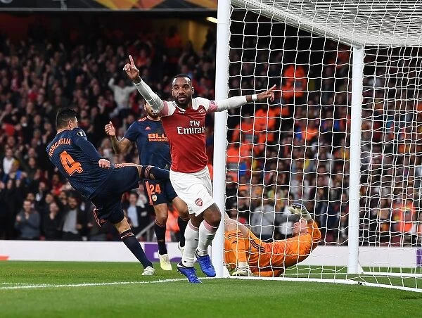Alexis Lacazette Scores in Arsenal's Europa League Semi-Final Win over Valencia