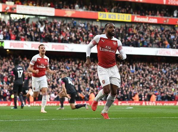 Alexis Lacazette Scores First Arsenal Goal: Arsenal 1-0 Everton (2018-19)
