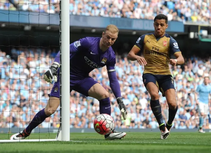 Framed Print : Alexis Sanches (Arsenal) Joe Hart (Man City) Framed Print : Alexis Sanches (Arsenal) Joe Hart (Man City)