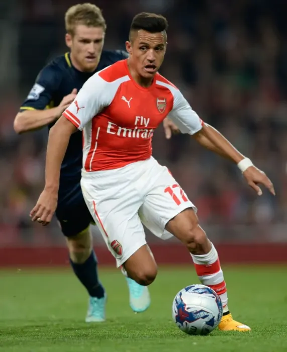 Framed Print : Alexis Sanchez: In Action for Arsenal Against Southampton, League Cup 2014 / 15 Framed Print : Alexis Sanchez: In Action for Arsenal Against Southampton, League Cup 2014 / 15