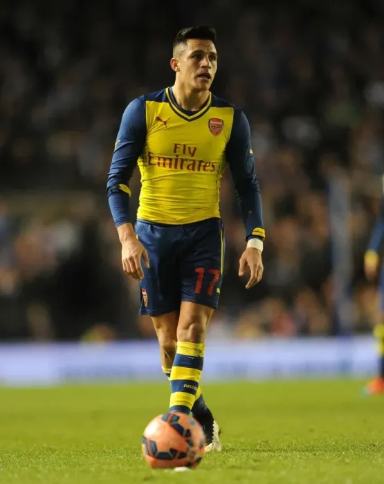 Framed Print : Alexis Sanchez in Action: Arsenal vs. Brighton & Hove Albion, FA Cup 2015