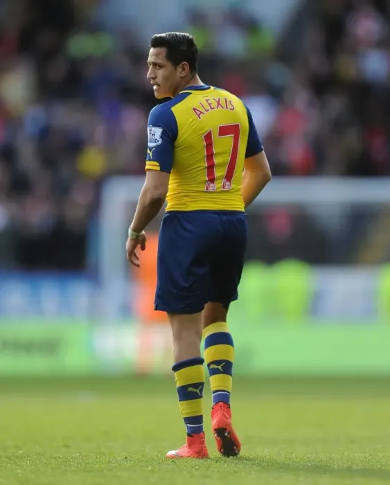 Framed Print : Alexis Sanchez in Action: Arsenal vs. Burnley, Premier League 2014 / 15