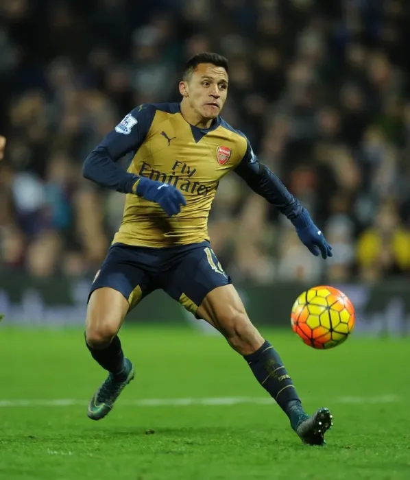 Framed Print : Alexis Sanchez in Action: Arsenal vs. West Bromwich Albion (2015-16) Framed Print : Alexis Sanchez in Action: Arsenal vs. West Bromwich Albion (2015-16)