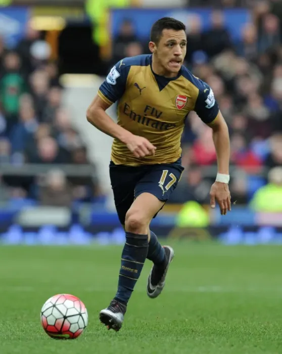 Framed Print : Alexis Sanchez in Action: Arsenal vs. Everton, Premier League 2015-16