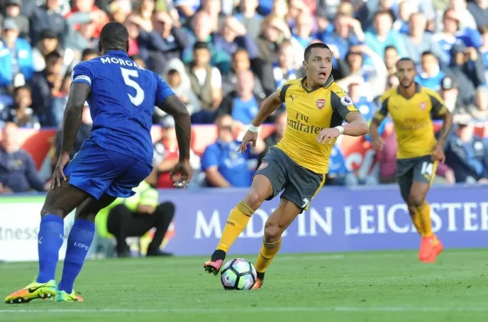 Framed Print : Alexis Sanchez in Action: Arsenal vs. Leicester City, Premier League 2016-17