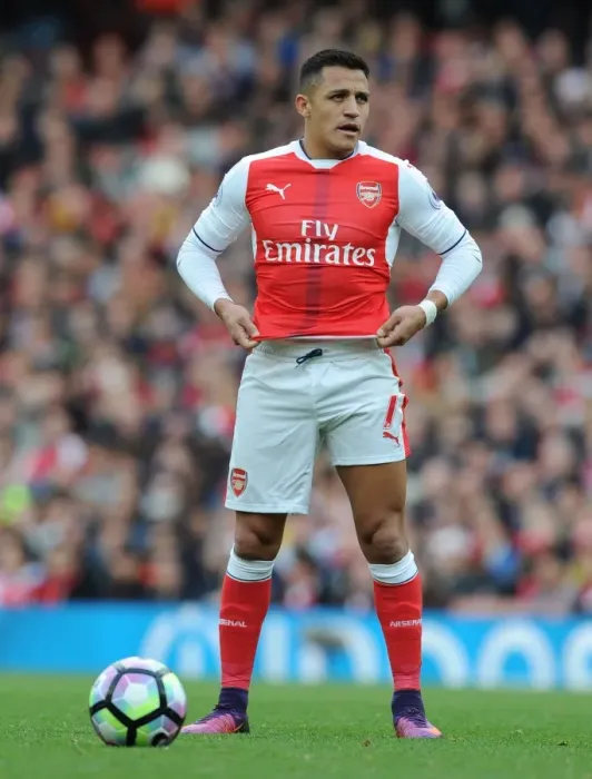 Framed Print : Alexis Sanchez in Action: Arsenal vs. Middlesbrough (2016-17) Framed Print : Alexis Sanchez in Action: Arsenal vs. Middlesbrough (2016-17)