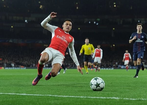 Alexis Sanchez in Action: Arsenal vs. Paris Saint-Germain, 2016-17 UEFA Champions League