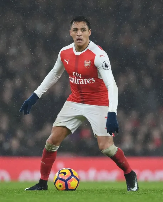 Framed Print : Alexis Sanchez in Action: Arsenal vs. Watford (2016-17) Framed Print : Alexis Sanchez in Action: Arsenal vs. Watford (2016-17)