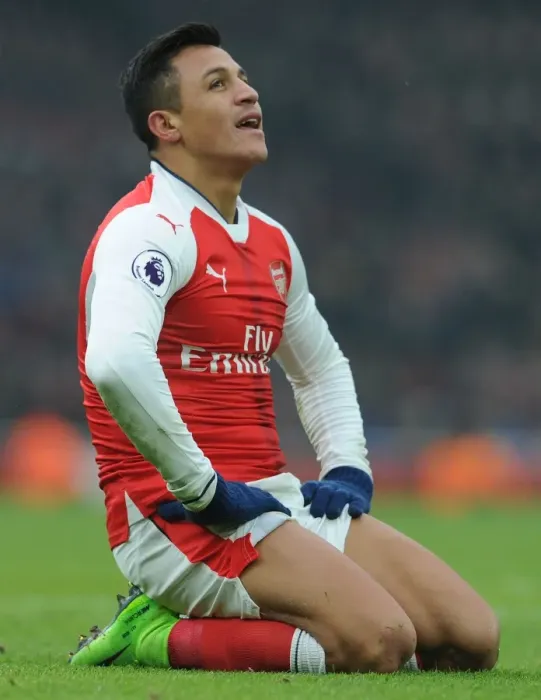 Framed Print : Alexis Sanchez in Action: Arsenal vs. Hull City, Premier League 2016-17 Framed Print : Alexis Sanchez in Action: Arsenal vs. Hull City, Premier League 2016-17