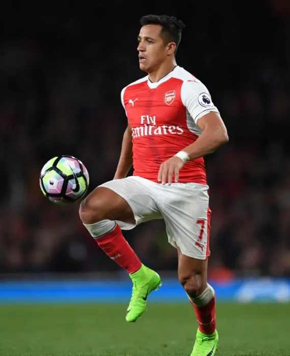Framed Print : Alexis Sanchez in Action: Arsenal vs. West Ham United, Premier League 2016-17