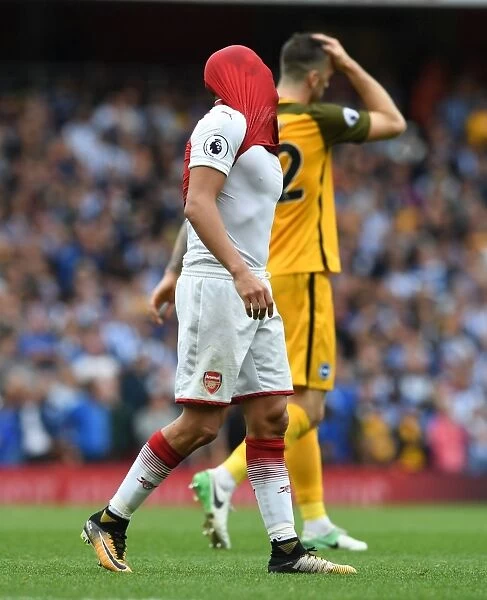 Alexis Sanchez in Action: Arsenal vs. Brighton & Hove Albion, Premier League 2017-18