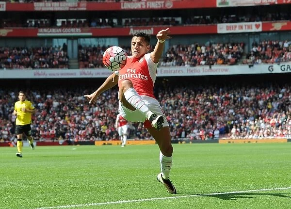 Alexis Sanchez in Action: Arsenal vs Aston Villa, Premier League 2015-16