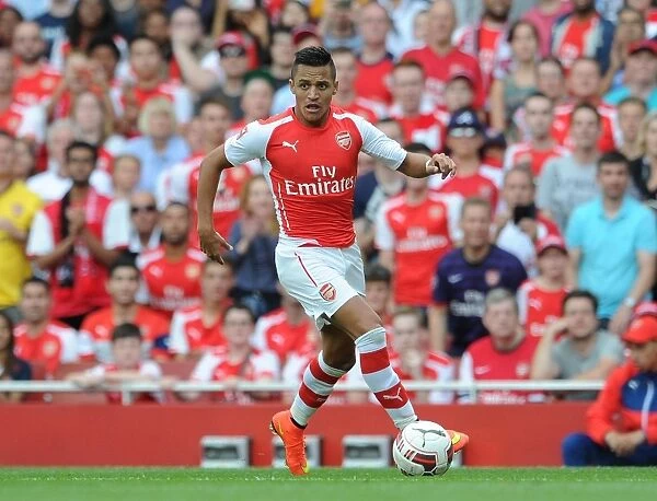 Alexis Sanchez in Action: Arsenal vs Benfica, Emirates Cup 2014