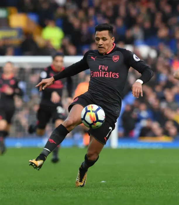 Framed Print : Alexis Sanchez in Action: Arsenal vs Everton, Premier League 2017-18