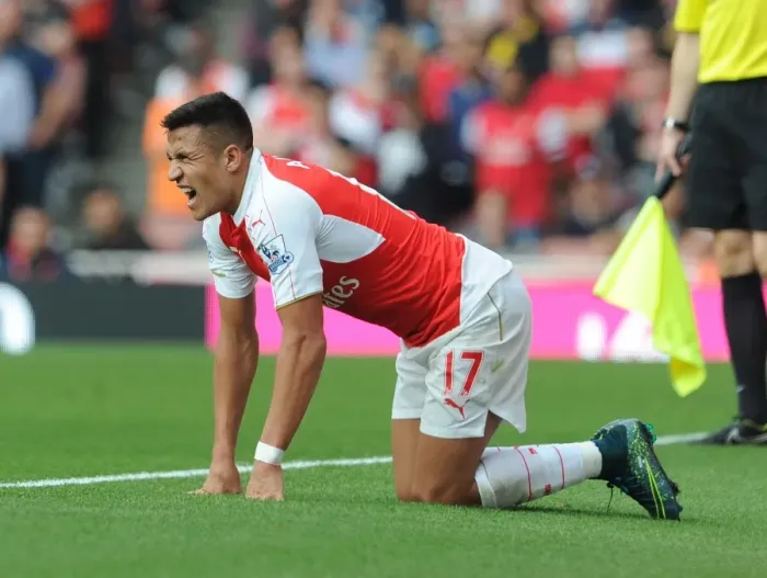 Framed Print : Alexis Sanchez in Action: Arsenal vs Manchester United (Premier League 2015 / 16)