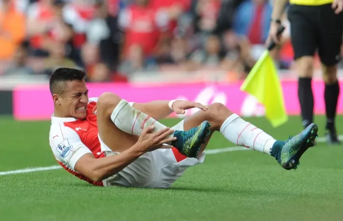 Framed Print : Alexis Sanchez in Action: Arsenal vs Manchester United (Premier League 2015 / 16)