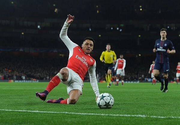Alexis Sanchez in Action: Arsenal vs Paris Saint-Germain, 2016-17 UEFA Champions League