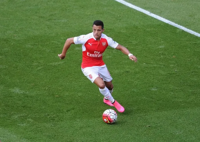 Framed Print : Alexis Sanchez in Action: Arsenal vs Stoke City, Premier League 2015-16 Framed Print : Alexis Sanchez in Action: Arsenal vs Stoke City, Premier League 2015-16