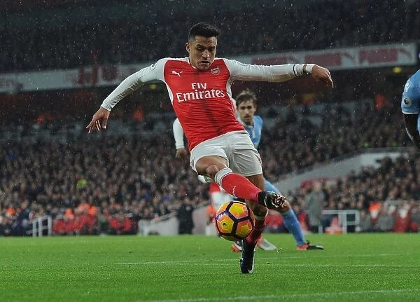 Alexis Sanchez in Action: Arsenal vs Stoke City, Premier League 2016-17