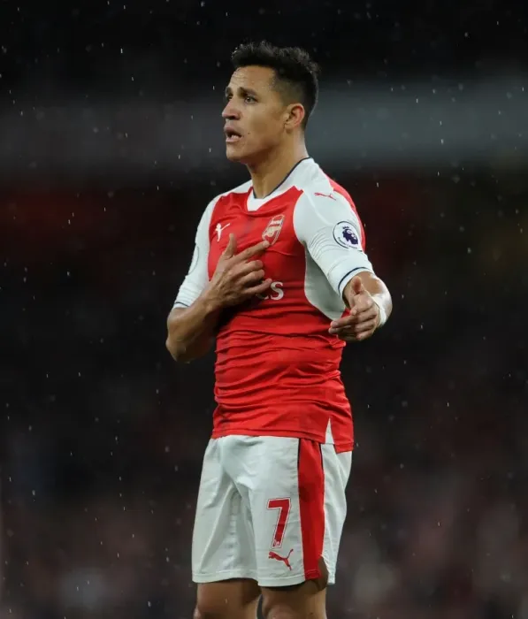 Framed Print : Alexis Sanchez in Action: Arsenal vs Sunderland, Premier League 2016-17