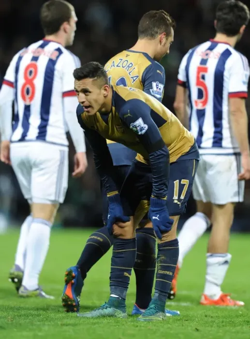 Framed Print : Alexis Sanchez in Action: Arsenal vs West Bromwich Albion, Premier League 2015-16