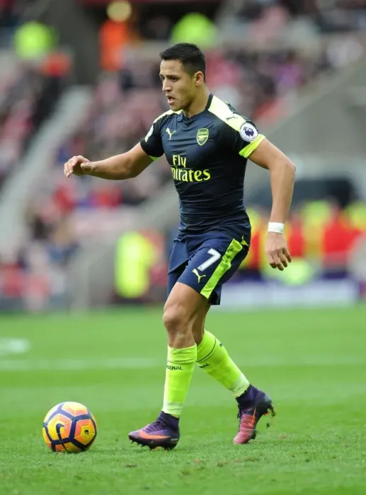 Framed Print : Alexis Sanchez in Action: Arsenal's Star Performer vs. Sunderland, Premier League 2016-17