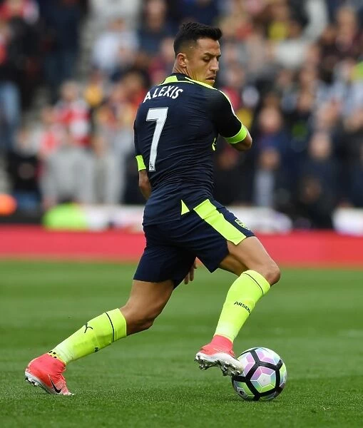 Alexis Sanchez in Action: Arsenal's Thrilling Premier League Battle at Stoke City (2016-17)
