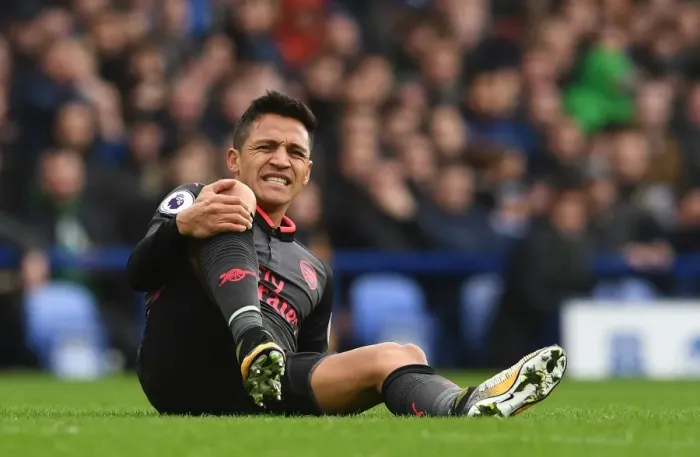 Framed Print : Alexis Sanchez: In Action Against Everton, Premier League 2017-18