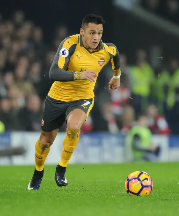 Framed Print : Alexis Sanchez in Action: Everton vs Arsenal, Premier League 2016-17 Framed Print : Alexis Sanchez in Action: Everton vs Arsenal, Premier League 2016-17
