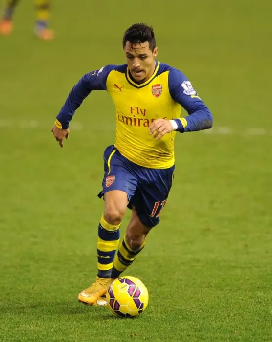 Framed Print : Alexis Sanchez in Action: Liverpool vs. Arsenal, Premier League 2014 / 15 Framed Print : Alexis Sanchez in Action: Liverpool vs. Arsenal, Premier League 2014 / 15