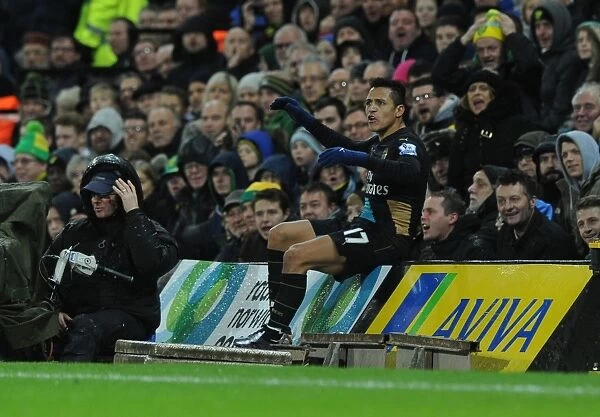 Alexis Sanchez in Action: Norwich City vs. Arsenal, Premier League 2015-16