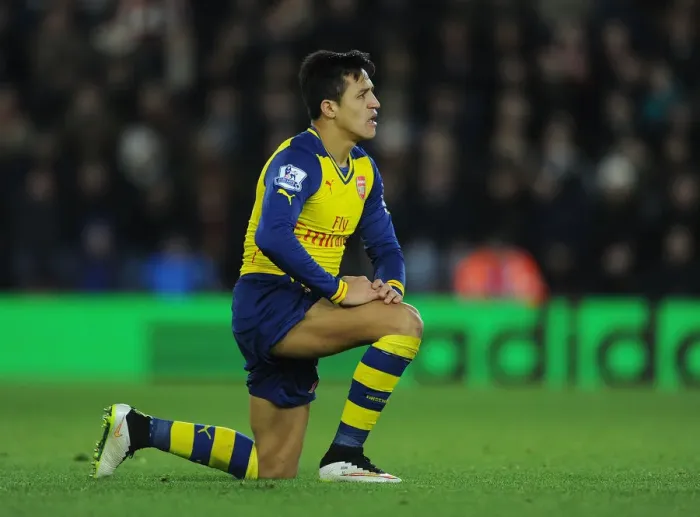 Framed Print : Alexis Sanchez in Action: Southampton vs. Arsenal (2014-15)