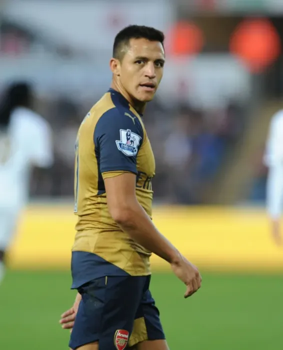 Framed Print : Alexis Sanchez: In Action Against Swansea City, Premier League 2015-16