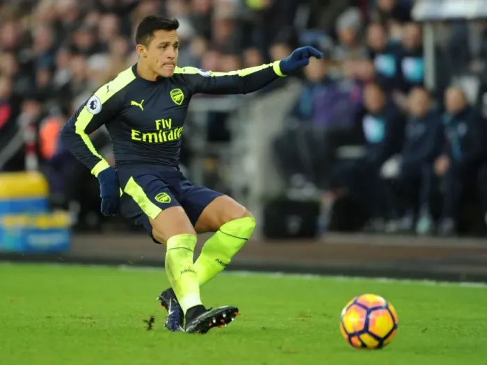Framed Print : Alexis Sanchez in Action: Swansea City vs Arsenal, Premier League 2016-17 Framed Print : Alexis Sanchez in Action: Swansea City vs Arsenal, Premier League 2016-17