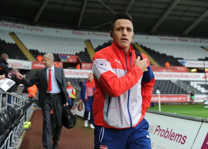 Framed Print : Alexis Sanchez Arrives at Liberty Stadium: Swansea vs Arsenal, Premier League 2014-15 Framed Print : Alexis Sanchez Arrives at Liberty Stadium: Swansea vs Arsenal, Premier League 2014-15
