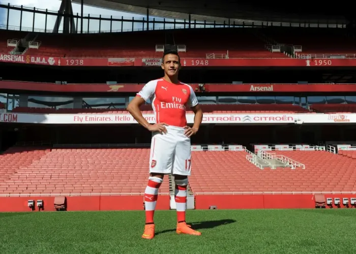 Framed Print : Alexis Sanchez (Arsenal). Arsenal 1st Team Photocall. Emirates Stadium, 7 / 8 / 14. Credit Framed Print : Alexis Sanchez (Arsenal). Arsenal 1st Team Photocall. Emirates Stadium, 7 / 8 / 14. Credit