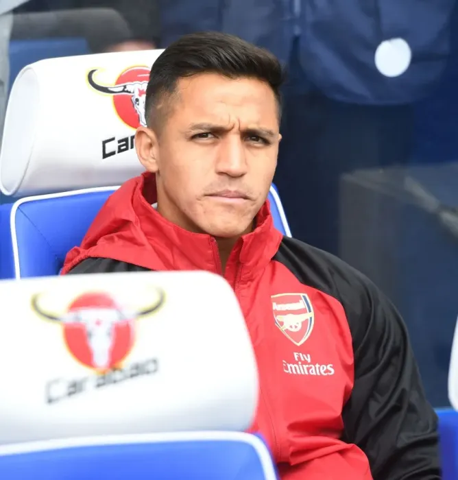 Framed Print : Alexis Sanchez on Arsenal Bench: Chelsea vs Arsenal, Premier League 2017-18 Framed Print : Alexis Sanchez on Arsenal Bench: Chelsea vs Arsenal, Premier League 2017-18