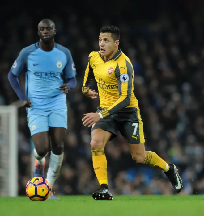 Framed Print : Alexis Sanchez (Arsenal). Manchester City 2: 1 Arsenal. Premier League. Eithad Stadium Framed Print : Alexis Sanchez (Arsenal). Manchester City 2: 1 Arsenal. Premier League. Eithad Stadium