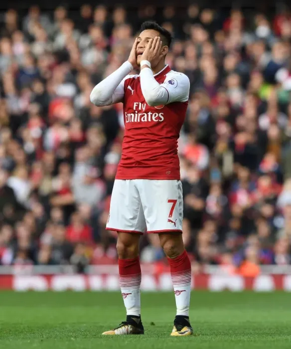 Framed Print : Alexis Sanchez: Arsenal Star in Action against Swansea City, Premier League 2017-18 Framed Print : Alexis Sanchez: Arsenal Star in Action against Swansea City, Premier League 2017-18