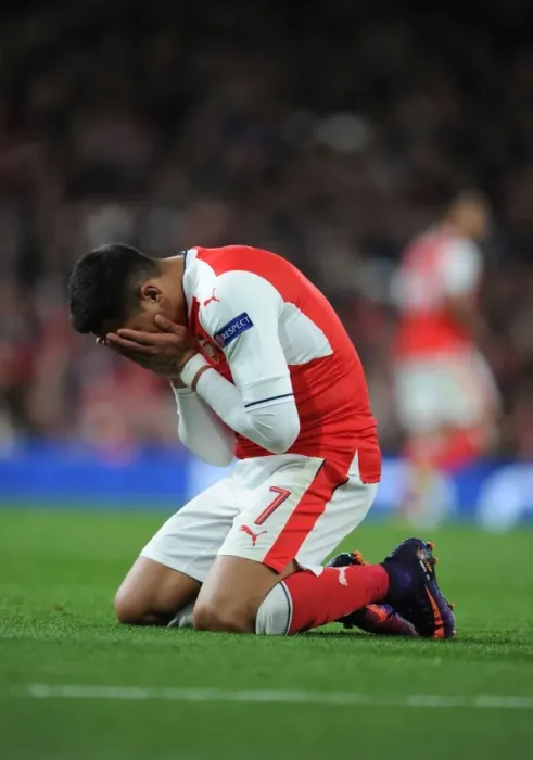 Framed Print : Alexis Sanchez: Arsenal vs Ludogorets Razgrad, UEFA Champions League 2016-17 Framed Print : Alexis Sanchez: Arsenal vs Ludogorets Razgrad, UEFA Champions League 2016-17