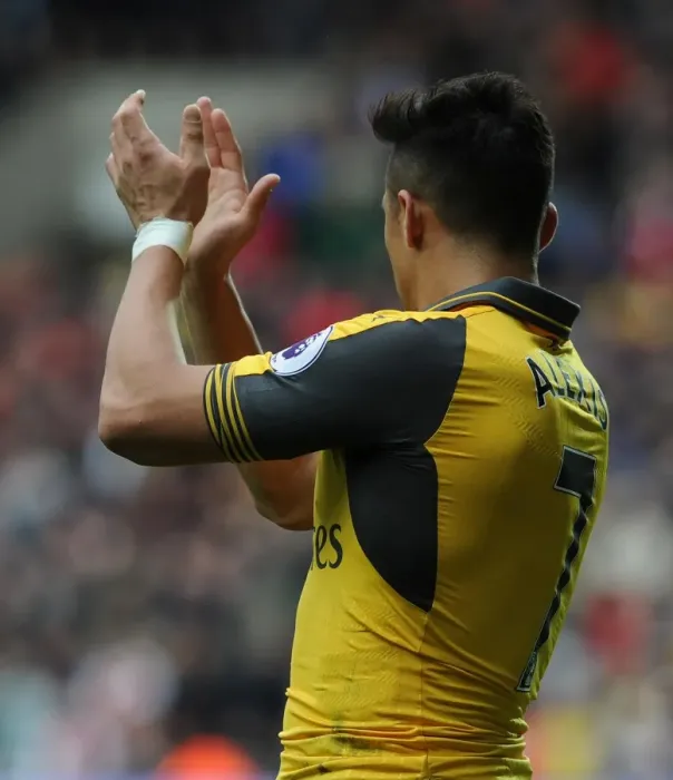 Framed Print : Alexis Sanchez (Arsenal). West Bromwich Albion 3: 1 Arsenal. Premier League. The Hawthorns Framed Print : Alexis Sanchez (Arsenal). West Bromwich Albion 3: 1 Arsenal. Premier League. The Hawthorns