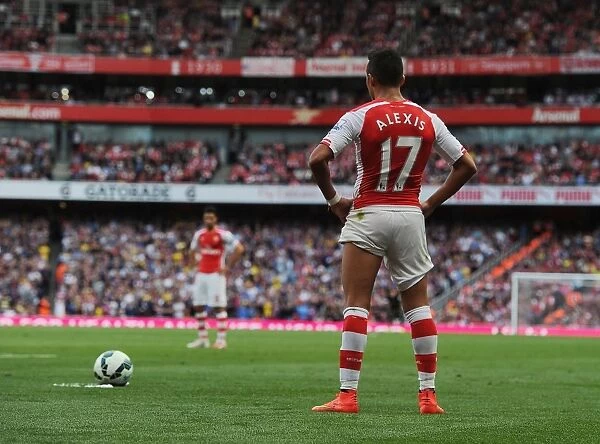 Alexis Sanchez: Arsenal's Dynamic Force in Action against Crystal Palace, Premier League 2014 / 15