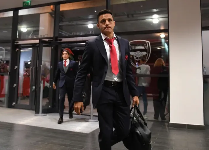 Framed Print : Alexis Sanchez: Arsenal's Focus Before Arsenal vs AFC Bournemouth (2017-18) Framed Print : Alexis Sanchez: Arsenal's Focus Before Arsenal vs AFC Bournemouth (2017-18)