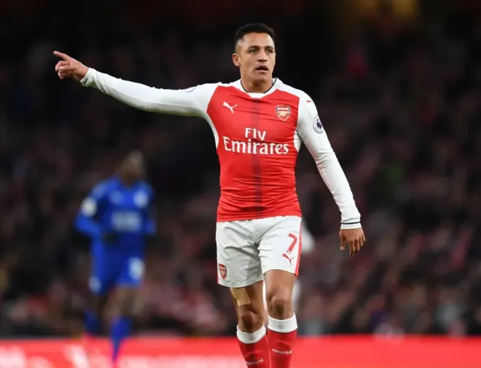 Framed Print : Alexis Sanchez: Arsenal's Premier League Star in Action Against Leicester City (2016-17) Framed Print : Alexis Sanchez: Arsenal's Premier League Star in Action Against Leicester City (2016-17)