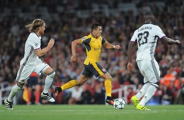 Alexis Sanchez: Arsenal's Star Forward in Action against FC Basel, UEFA Champions League, 2016